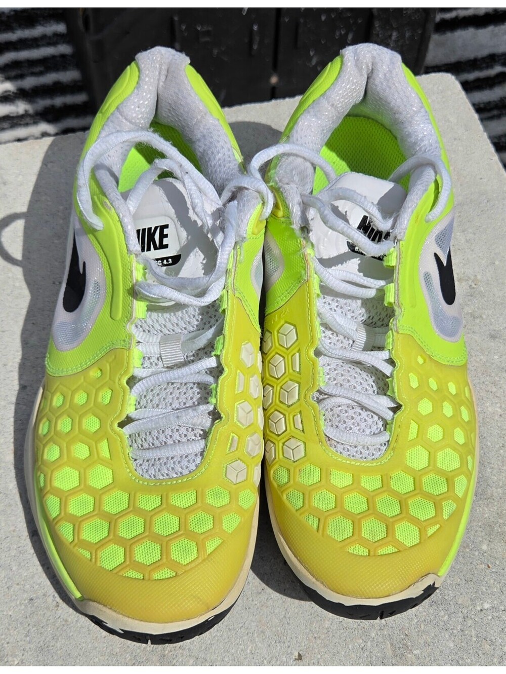 Nike Air Max Men's Running Shoes Size 7 Yellow White Black